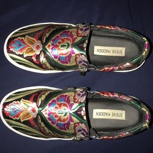 Steve Madden sneaker. Size 7.5